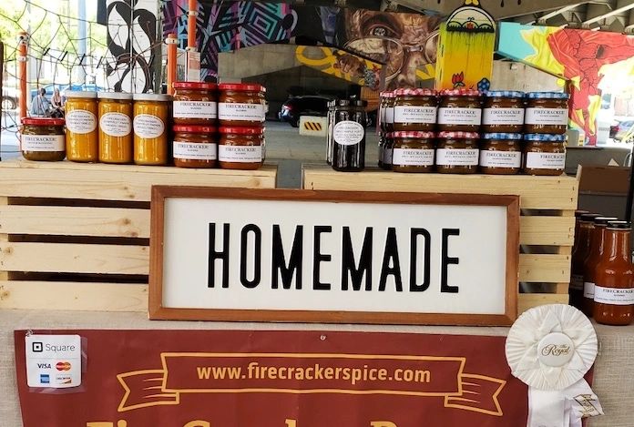 handcrafted
hot sauce