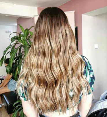 balayage nottingham
tuckwell
code
highlights
honey blonde