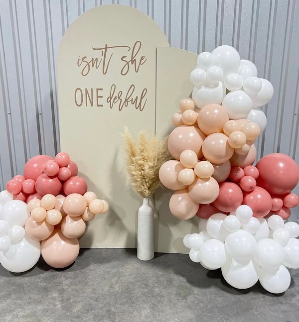 6.5ft Taupe Arch $25