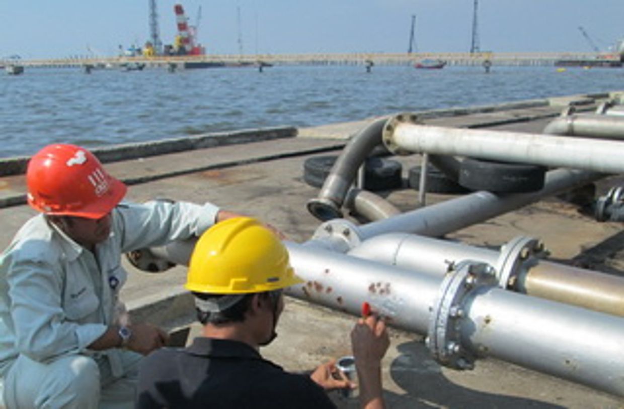 Rust Bullet was used to repair corroded chemical pipes.
Rust Bullet was applied easily with brush.