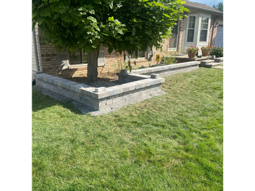 Landscape retaining wall installation