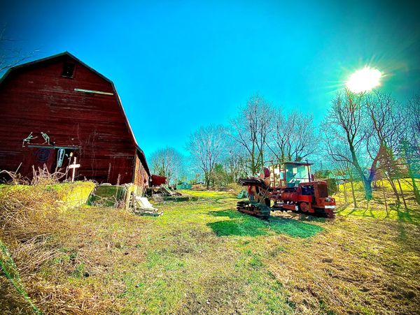 A barn and a machinery