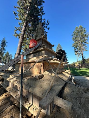 Each August in Coeur d’Alene, Idaho, Scotty Dodson and family return to Art on the Green to create o