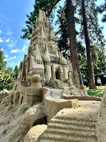 Each August in Coeur d’Alene, Idaho, Scotty Dodson and family return to Art on the Green to create o