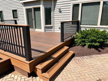 Trex deck finished in Havana gold & Spiced Rum
Deck builders Naperville Il
Decking company near me