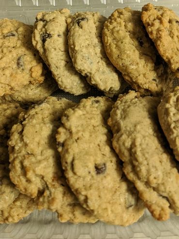 Oatmeal and Chocolate Chips made with egg, Brewers Yeast and Flaxseed.