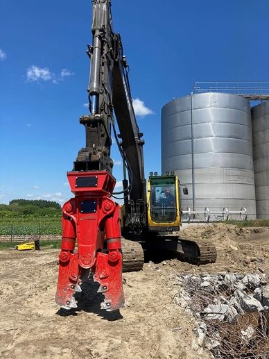 Green Attachments Hydraulic concrete crushers