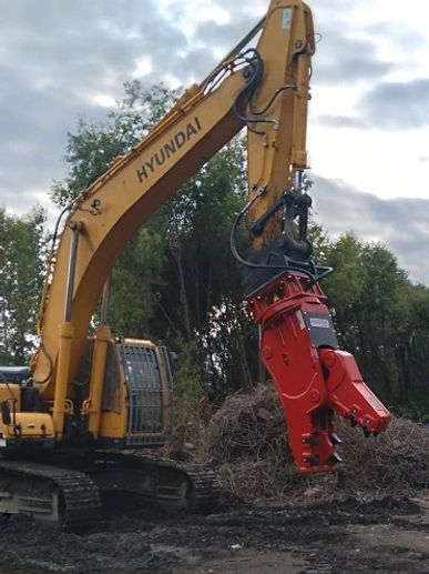 Green Attachments RB30 rotating hydraulic pulveriser on a Hyundai R290