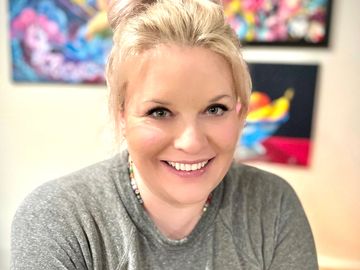 Professional illustrator & storybook creator