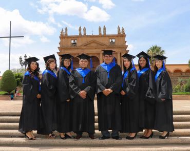 Renta de togas grupales con esclavina azul