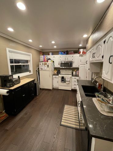 Countertop: Caesarstone- Woodlands