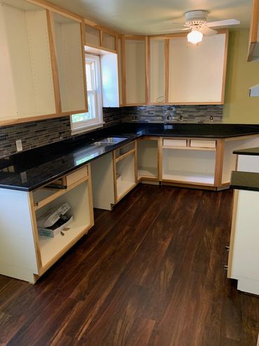 Backsplash:
Daltile- Crystal Shores Random Linear Mosaic
color: Aurelian Seas
Grout: Prism- Warm Gr