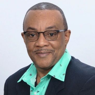 Marlon is leading a professional team of tutors at the Leveling Up Learning Institute. This team has