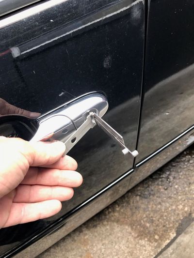 Unlocking a car the professional way.