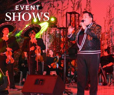 Show musical con mariachi en evento.