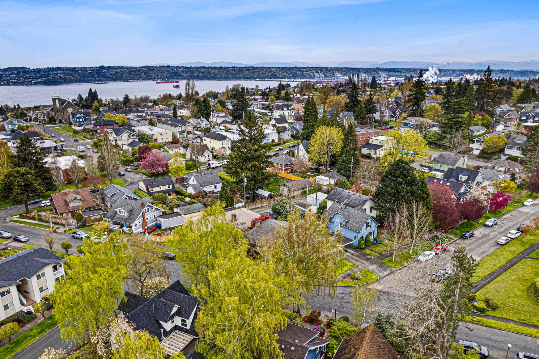 Tacoma, Washington is a great place to live! From its vibrant culture and diverse population to its