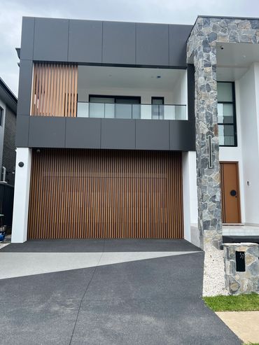 Deco baton garage door