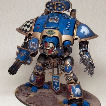 A display level Imperial Knight painted Blue, gold and white