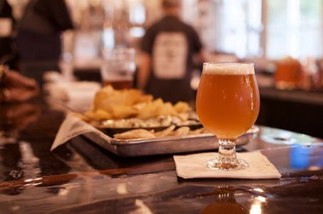 Family friendly full bar restaurant brewery craft beer patio gluten free kids menu burgers tacos