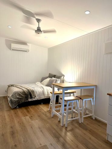 Portable tiny home building cairns