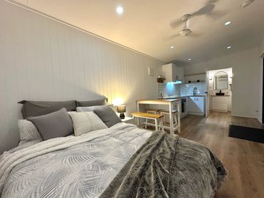 Portable tiny home building cairns