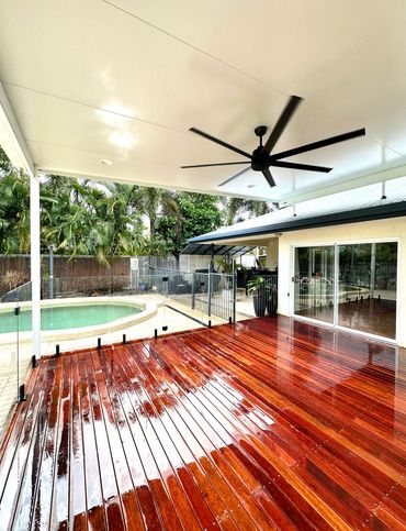 Out door patio Kewarra Beach.
Patio fly over roof, decking, glass pool fencing and sliding door.
