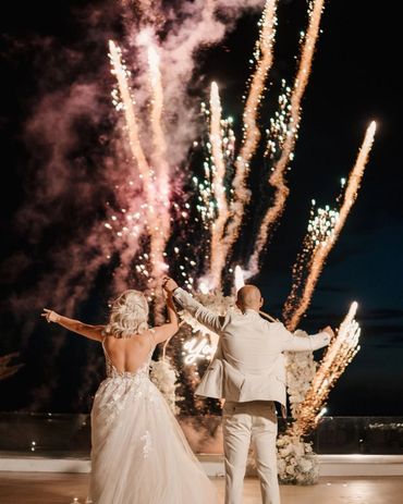 Wedding venues in Santorini.Wedding Villas & Hotels in Santorini 2026/2027 ! Book your Santorini We