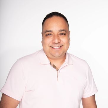 Operations Manager Eduardo  A Touch of Stone bespoke countertop interior desing