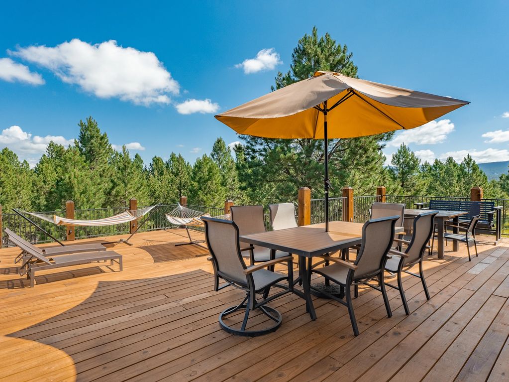 Two outdoor dining areas and a Weber grill to grill up all your favorite foods.