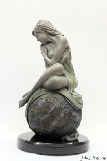 Solitaire bronze sculpture
17.5" / 45 cm high