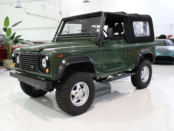 Service your Land Rover Defender with us