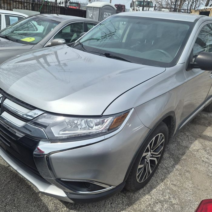 2018 Mitsubishi Outlander SEL S-AWC's photo
