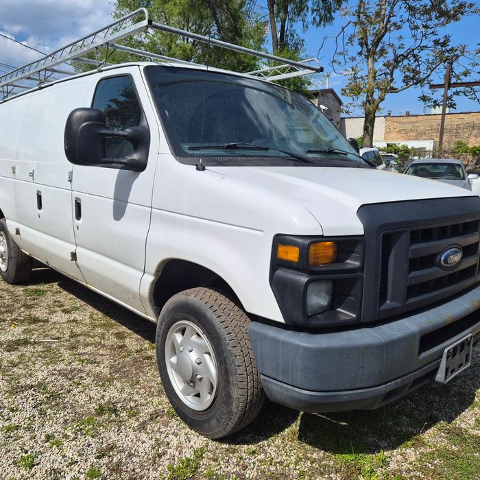 2014 Ford E-Series E-150 Van's photo