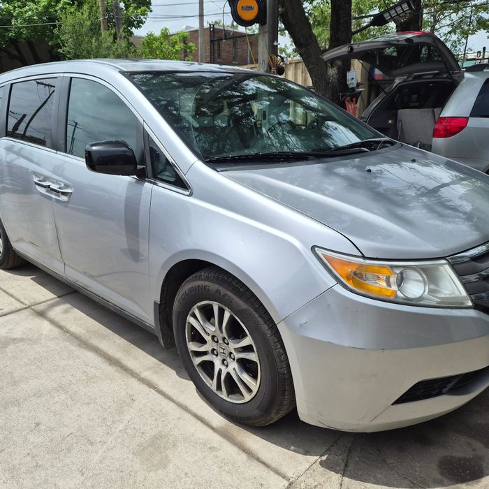 2015 Honda Odyssey EX-L's photo