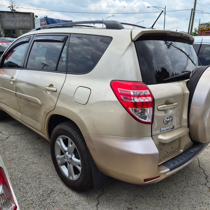 2011 Toyota RAV4 Base - Photo 17