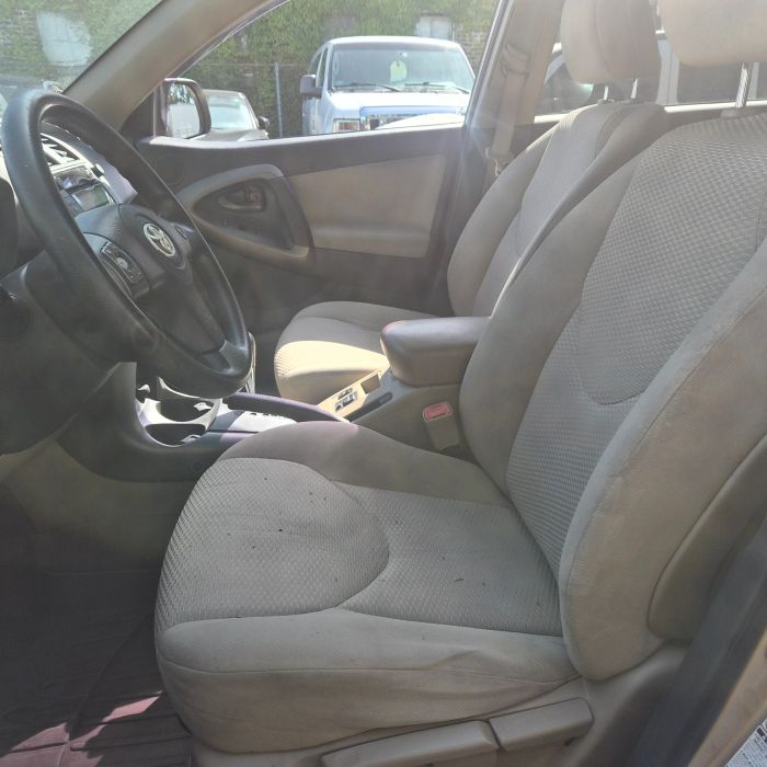 2011 Toyota RAV4 Base - Photo 19