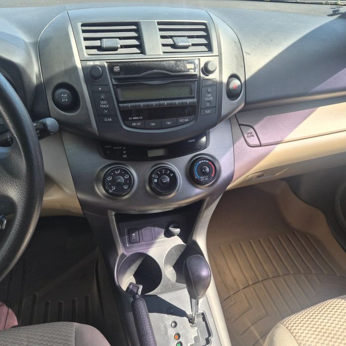 2011 Toyota RAV4 Base - Photo 20