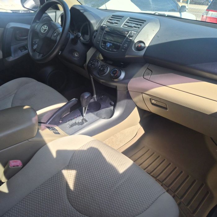 2011 Toyota RAV4 Base - Photo 23