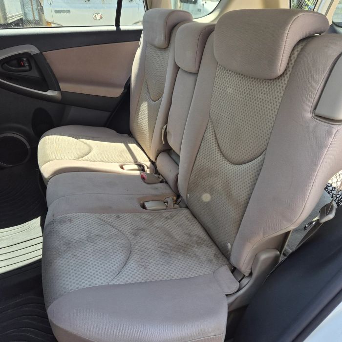 2011 Toyota RAV4 Base - Photo 10