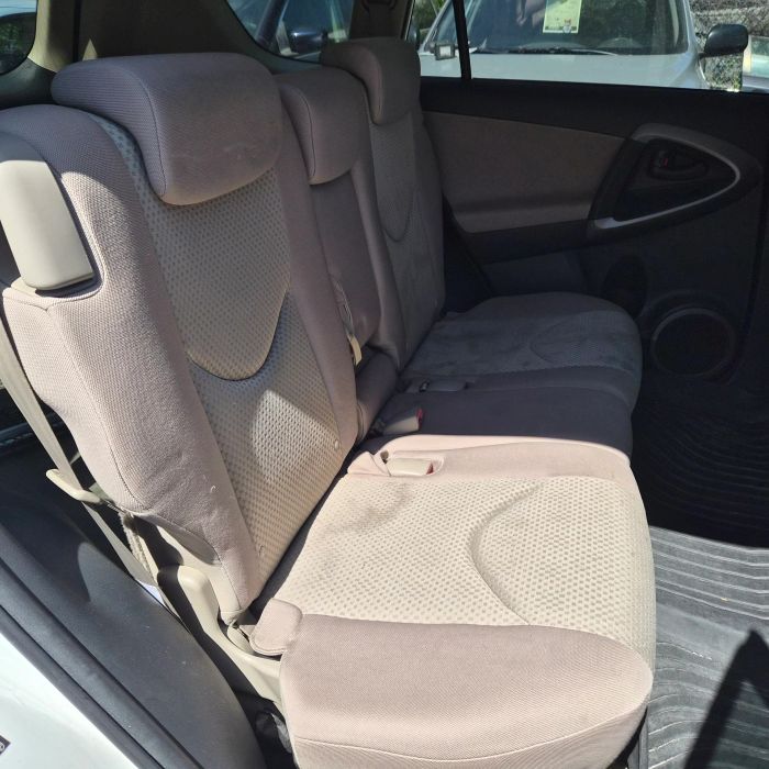 2011 Toyota RAV4 Base - Photo 11