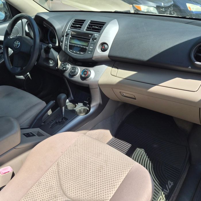 2011 Toyota RAV4 Base - Photo 9