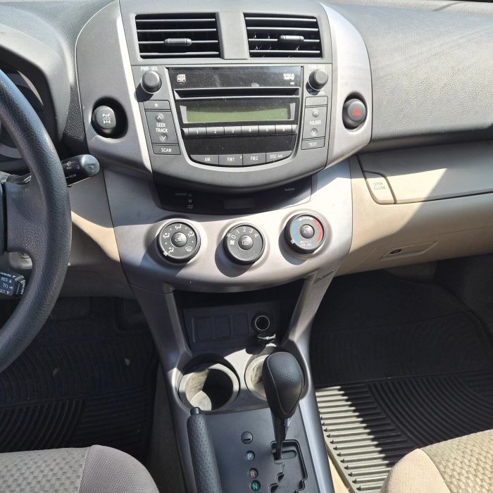 2011 Toyota RAV4 Base - Photo 7