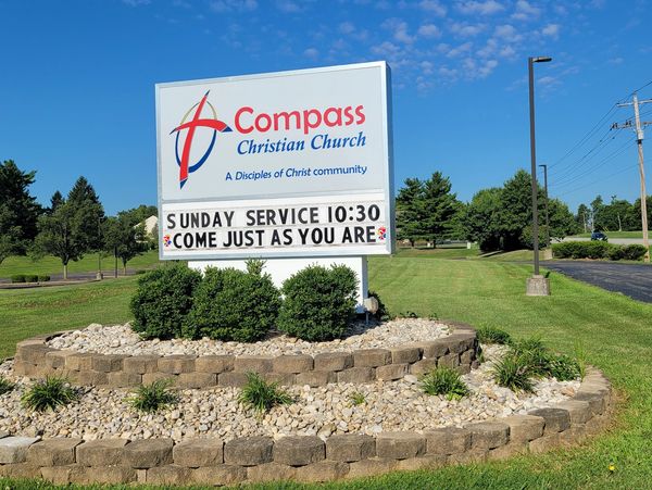 Church sign that says Sunday Service 10:30 Come just as you are