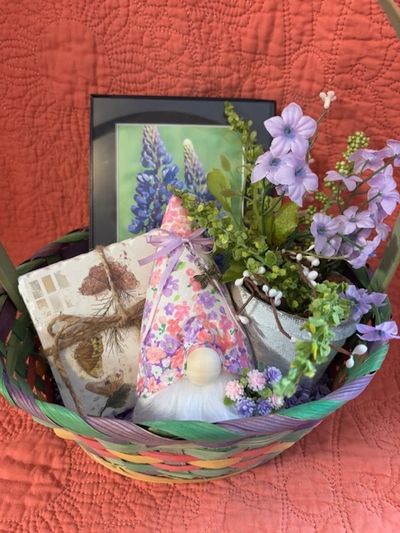Gift basket with photo gnome, flowers, coasters