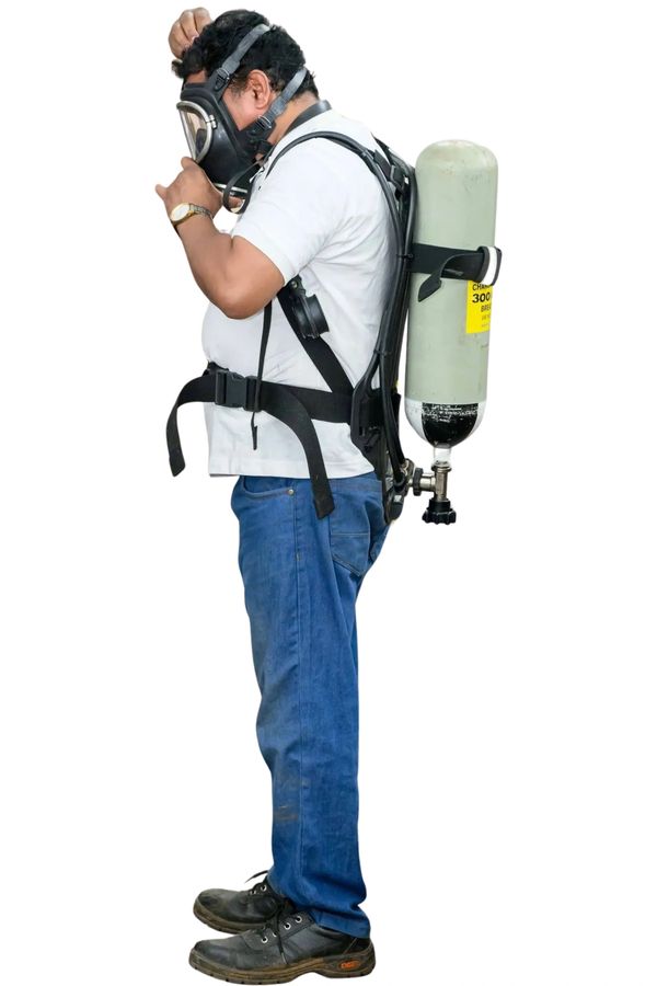 SELF CONTAINED BREATHING APPRATUS 
(SCBA)