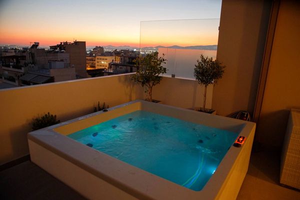Hot tub with a view to remember!
