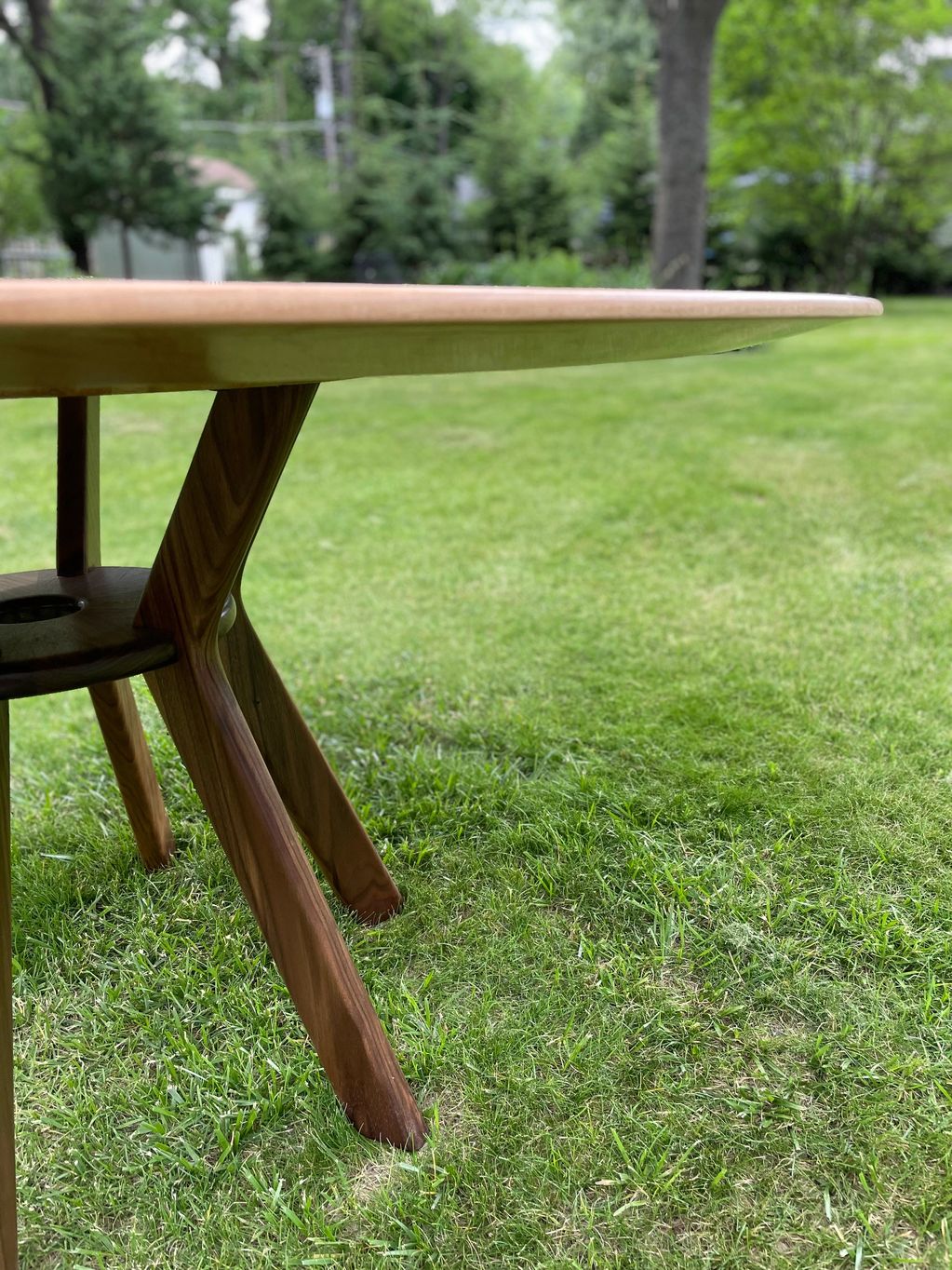 Tapered table edge