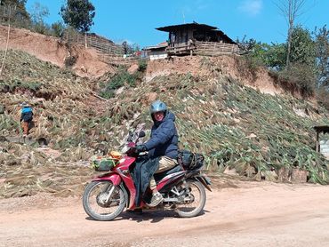 Raid Trip scooter 125 Thaïlande Laos village tribu