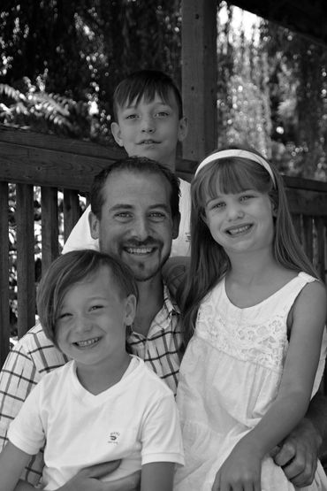 Black
White
Family
Dad
Uncle
Kids
Niece
Nephew
Outdoor
Portrait
Photo