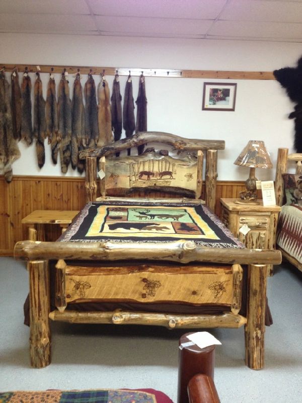 Queen, Northern Red Pine,  Wild Bucks